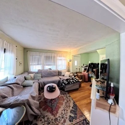 2 bed, 1 bath apartment for rent at 18 Martin St Unit 1, Medford — photo 3 of 10