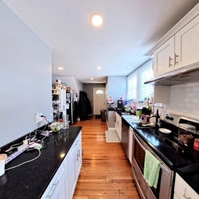 2 bed, 1 bath apartment for rent at 18 Martin St Unit 1, Medford — photo 2 of 10