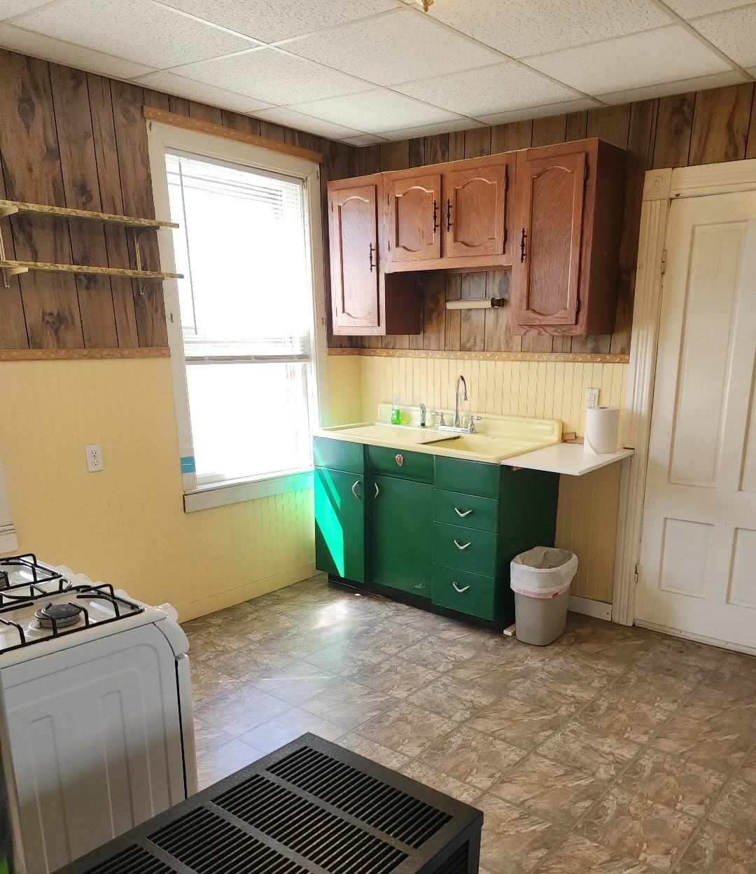 1 bed, 1 bath apartment for rent at 18 Maxwell St Unit 2, Worcester — photo 3 of 10