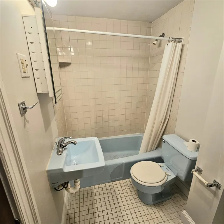 2 bed, 1 bath apartment for rent at 18 Mead St Unit 1, Allston — photo 9 of 9
