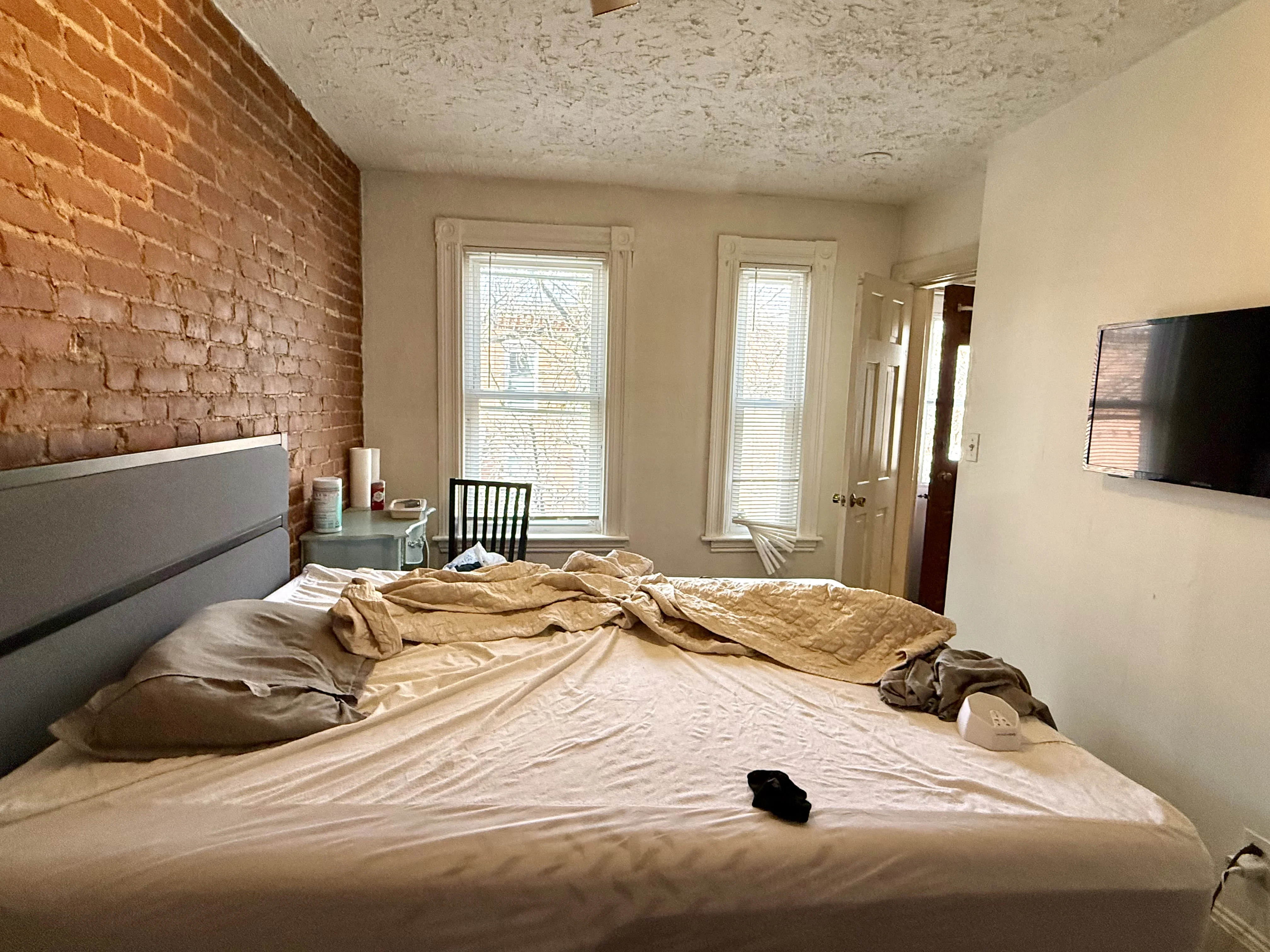 2 bed, 1 bath apartment for rent at 18 Mead St Unit 2A, Allston — photo 11 of 13