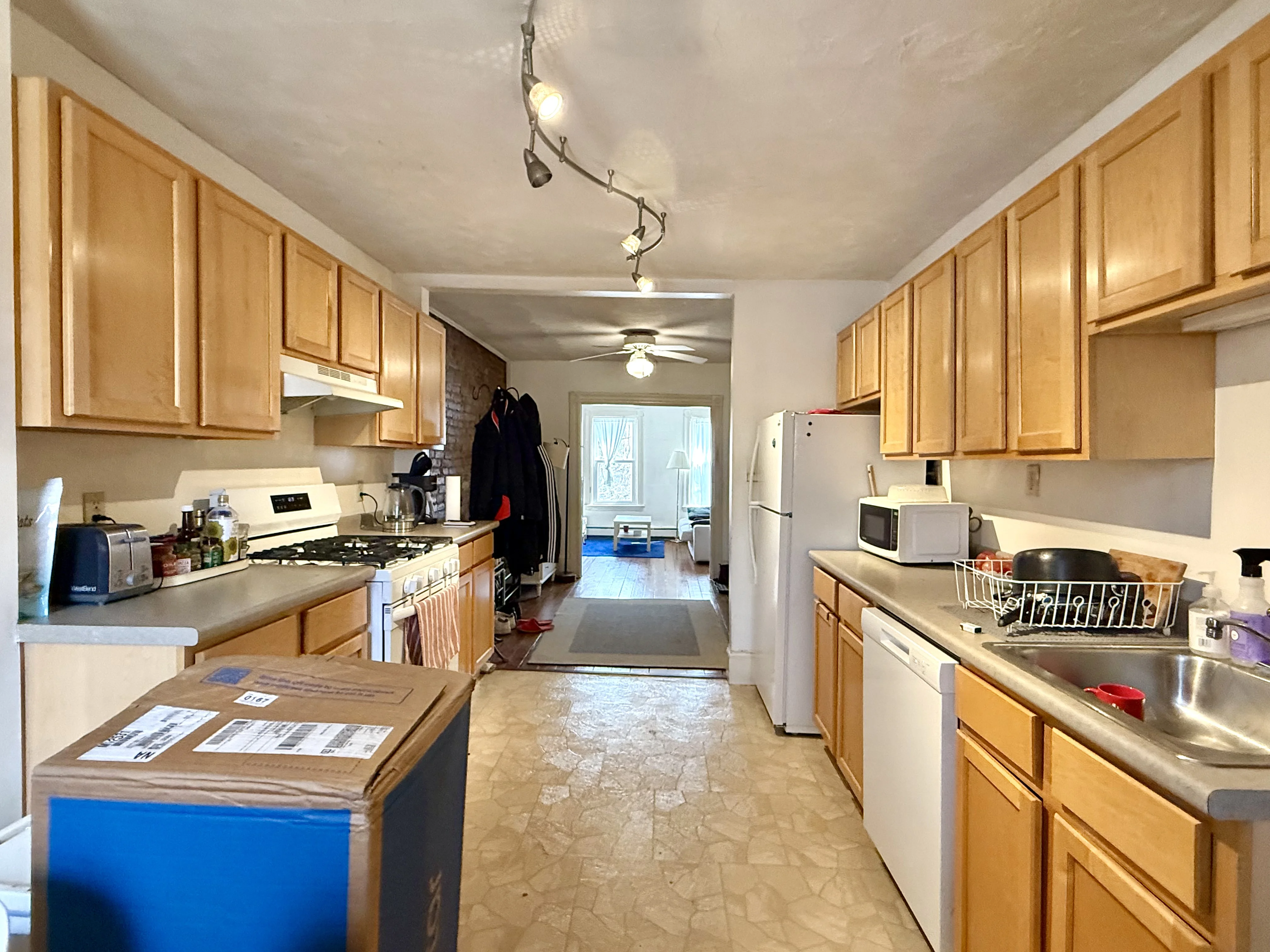 2 bed, 1 bath apartment for rent at 18 Mead St Unit 2A, Allston — photo 13 of 13