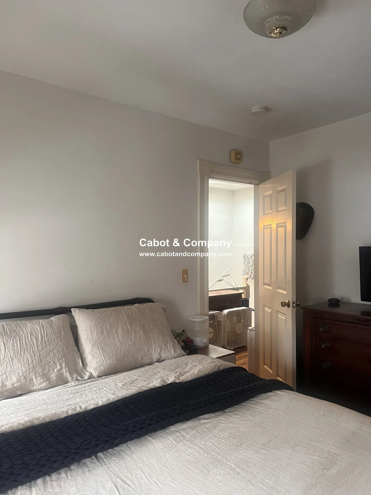 2 bed, 1 bath apartment for rent at 18 Mead St Unit 3A, Allston — photo 5 of 10