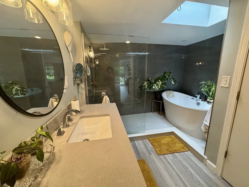 2 bed, 1 bath apartment for rent at 18 Meadowbrook Ln, Brandt Island — photo 32 of 37