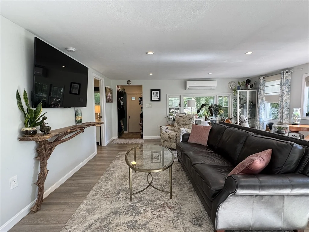 2 bed, 1 bath apartment for rent at 18 Meadowbrook Ln, Brandt Island — photo 15 of 37