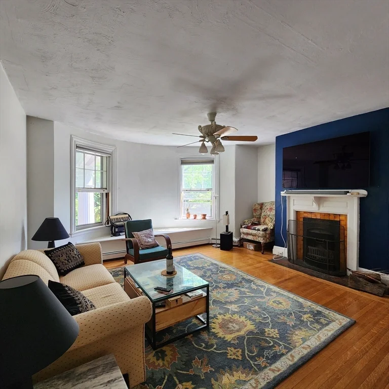 3 bed, 1 bath apartment for rent at 18 Melville Ave Unit A, Boston — photo 4 of 18