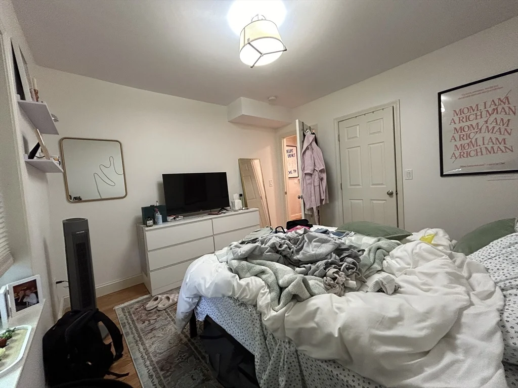 3 bed, 1 bath apartment for rent at 18 Meridian Pkwa Unit 1, Malden — photo 9 of 13