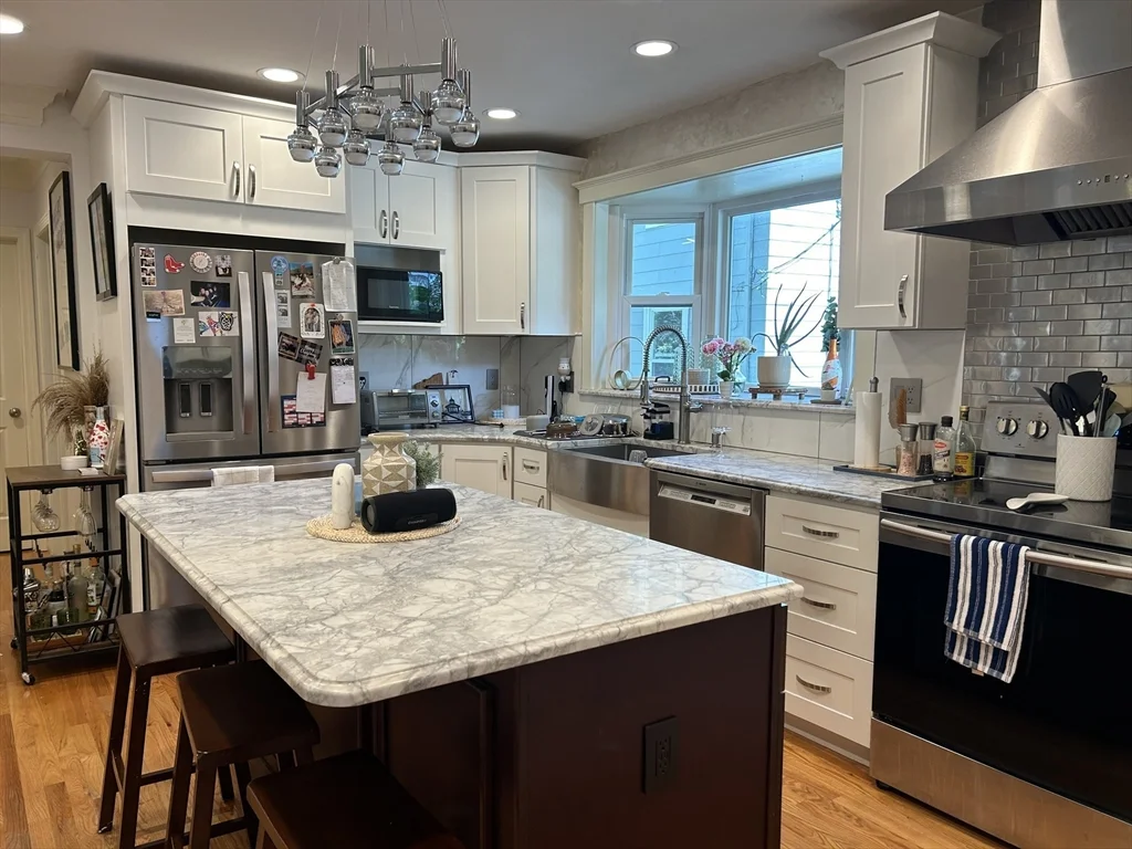3 bed, 1 bath apartment for rent at 18 Meridian Pkwa Unit 1, Malden — photo 1 of 13
