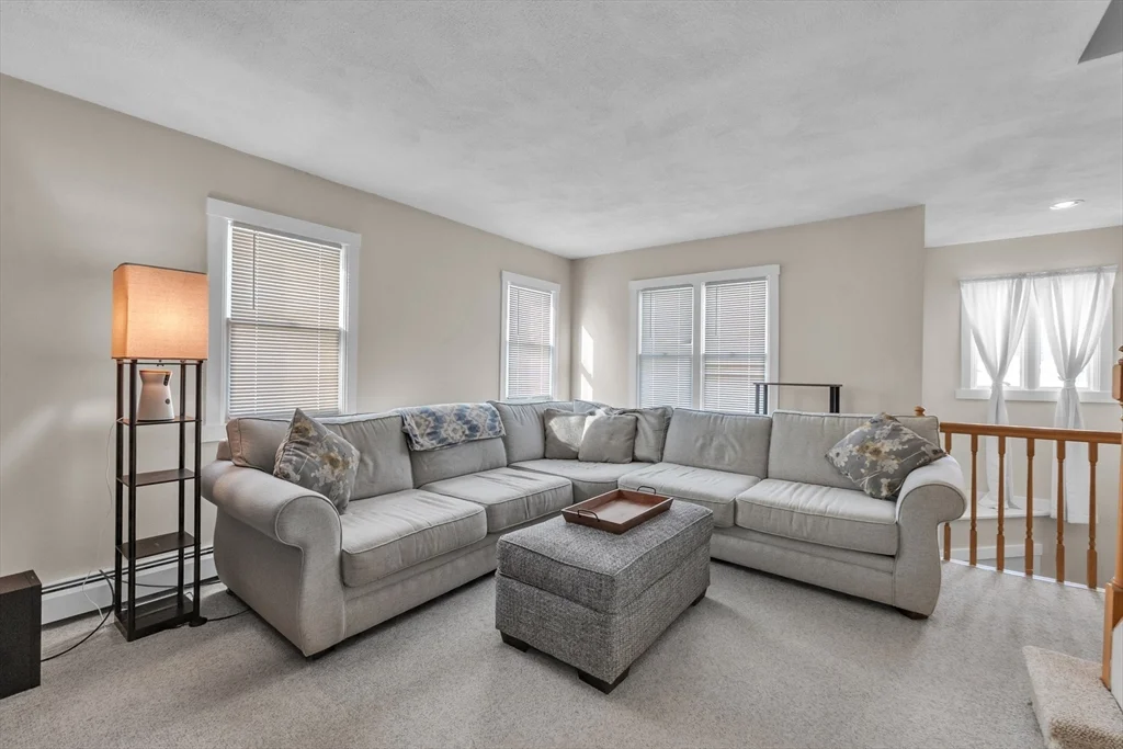 2 bed, 1 bath apartment for rent at 18 Merlin Ct Unit 18, Tatnuck — photo 8 of 17