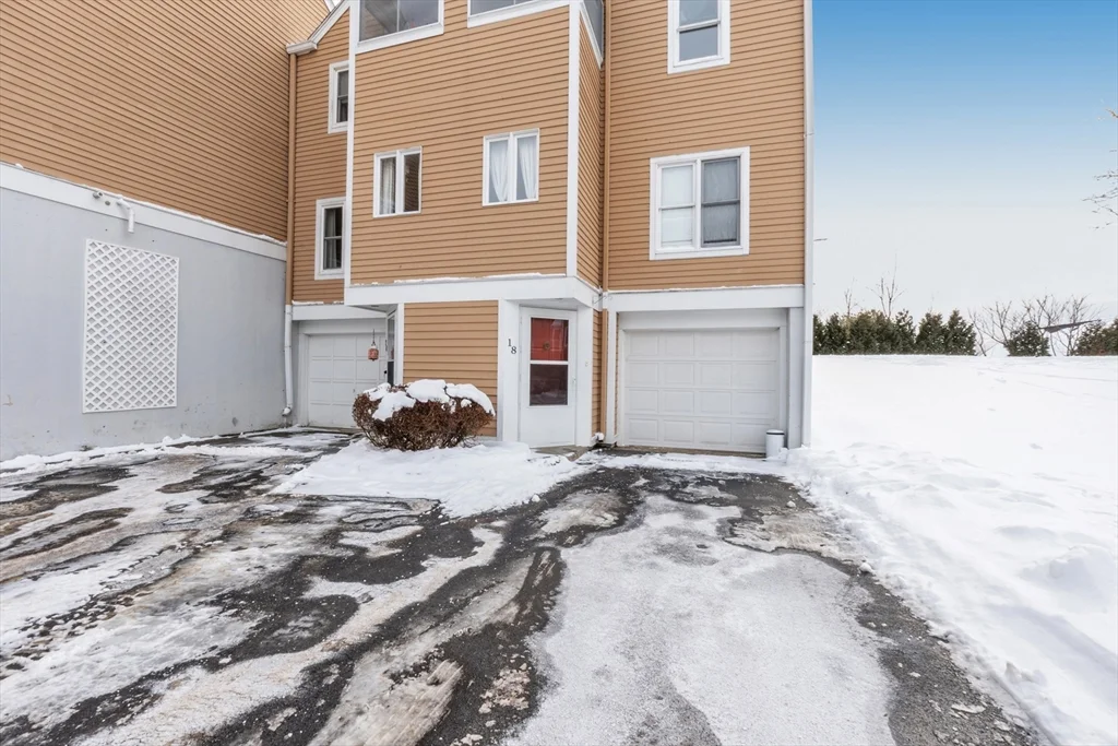 2 bed, 1 bath apartment for rent at 18 Merlin Ct Unit 18, Tatnuck — photo 17 of 17