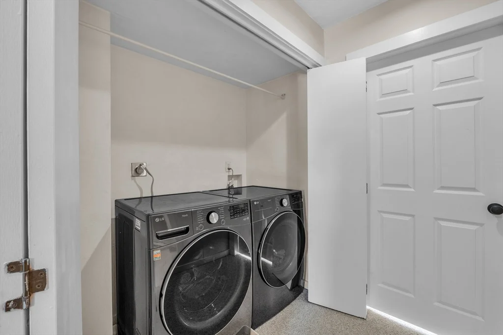 2 bed, 1 bath apartment for rent at 18 Merlin Ct Unit 18, Tatnuck — photo 15 of 17