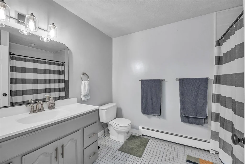 2 bed, 1 bath apartment for rent at 18 Merlin Ct Unit 18, Tatnuck — photo 13 of 17