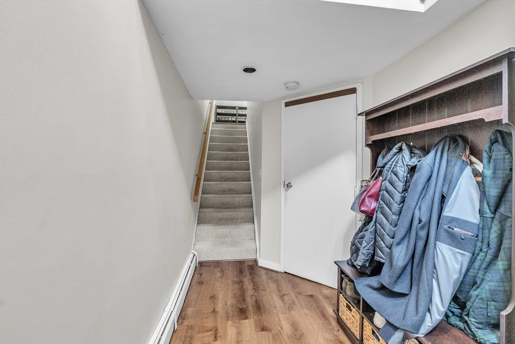 2 bed, 1 bath apartment for rent at 18 Merlin Ct Unit 18, Tatnuck — photo 2 of 17