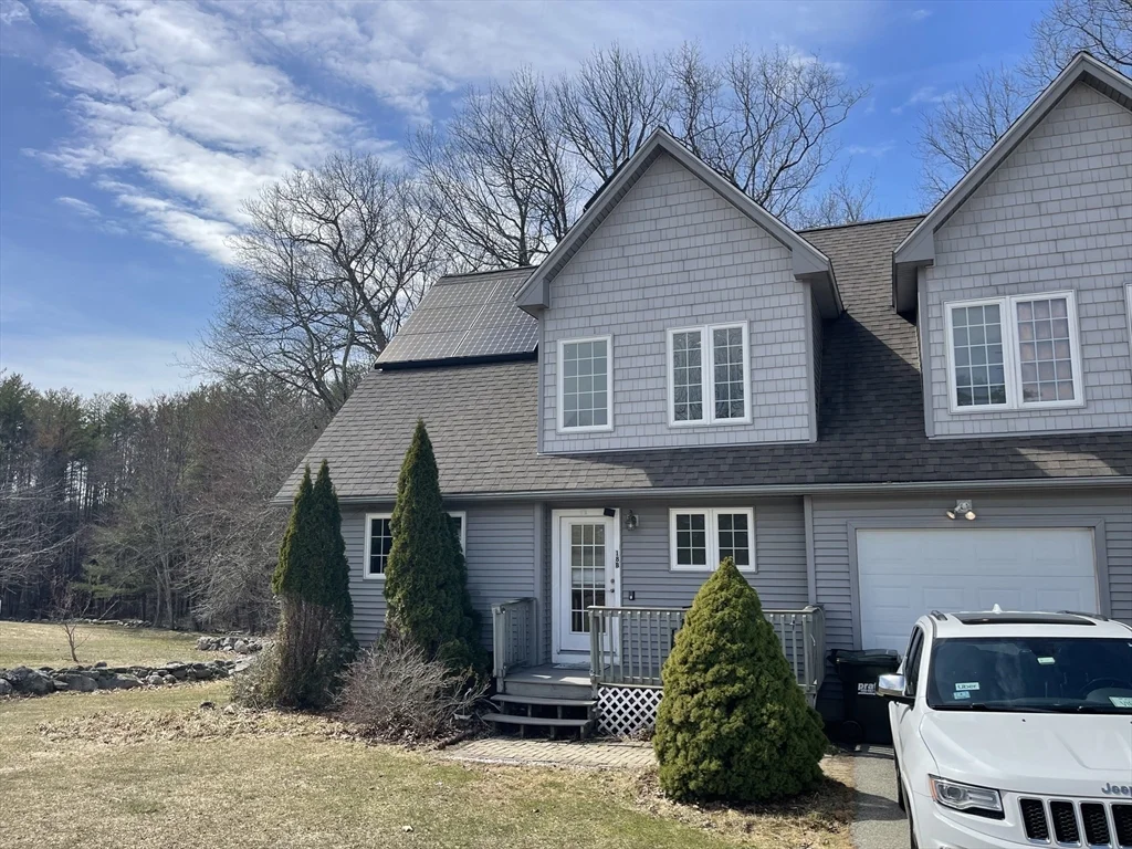 3 bed, 2 bath apartment for rent at 18 Misty Meadow Ln Unit B, Oxford — photo 1 of 4