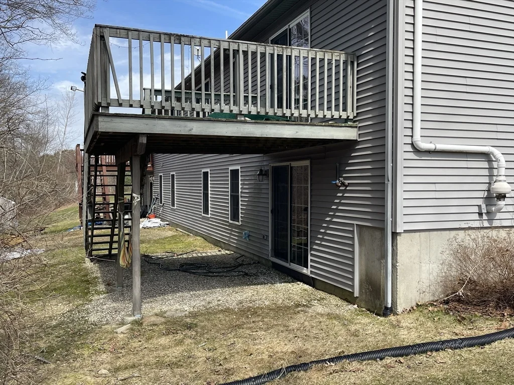 3 bed, 2 bath apartment for rent at 18 Misty Meadow Ln Unit B, Oxford — photo 3 of 4