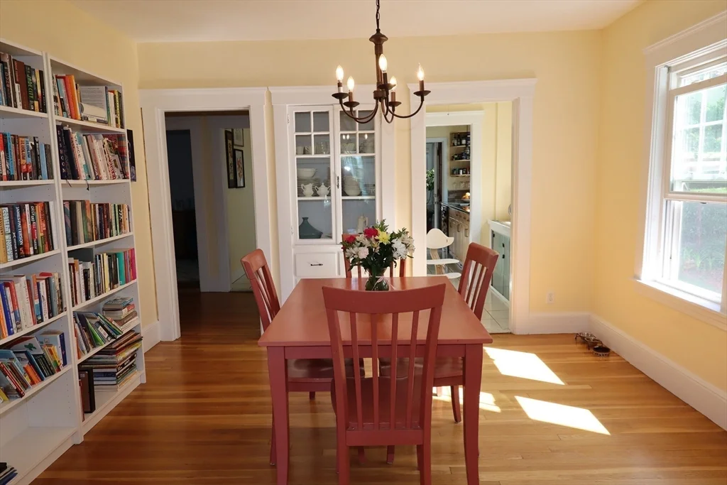 2 bed, 1 bath apartment for rent at 18 Moulton Rd Unit 1, Arlington Heights — photo 7 of 25