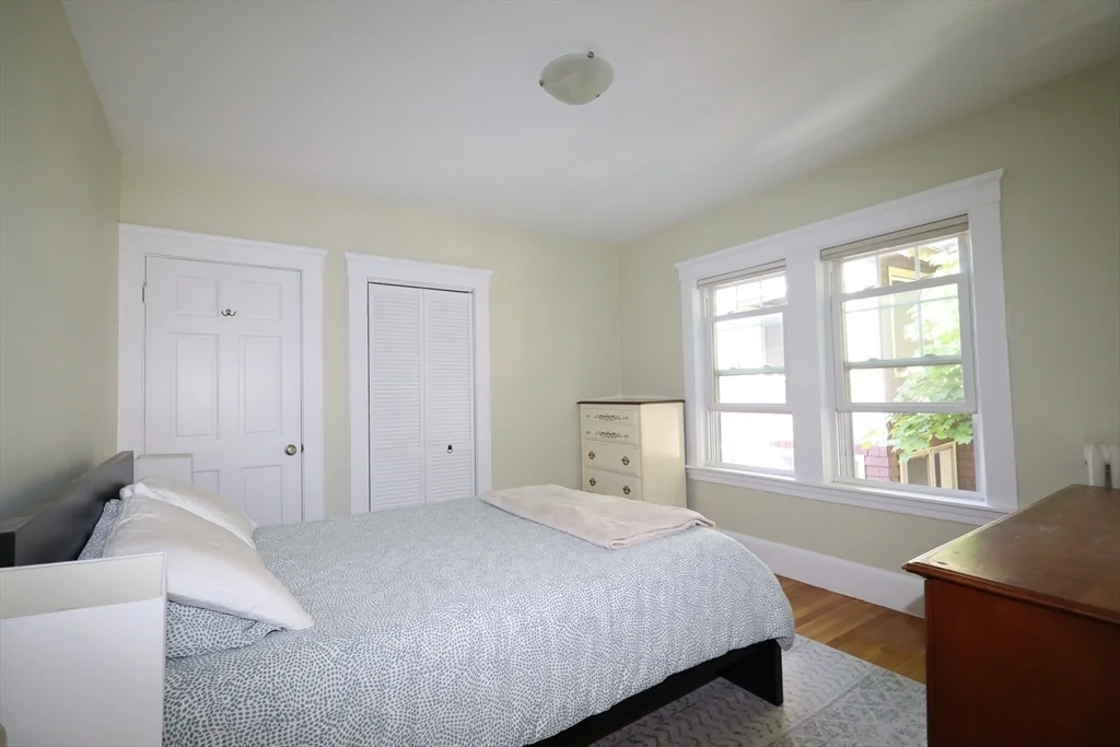 2 bed, 1 bath apartment for rent at 18 Moulton Rd Unit 1, Arlington Heights — photo 5 of 25