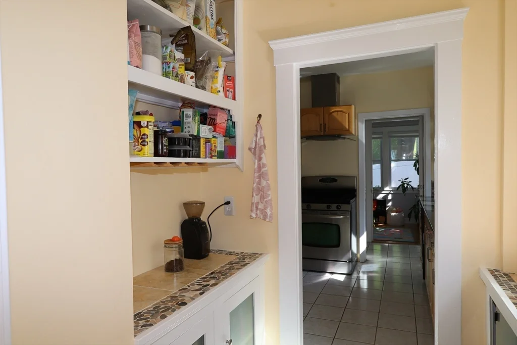 2 bed, 1 bath apartment for rent at 18 Moulton Rd Unit 1, Arlington Heights — photo 6 of 25