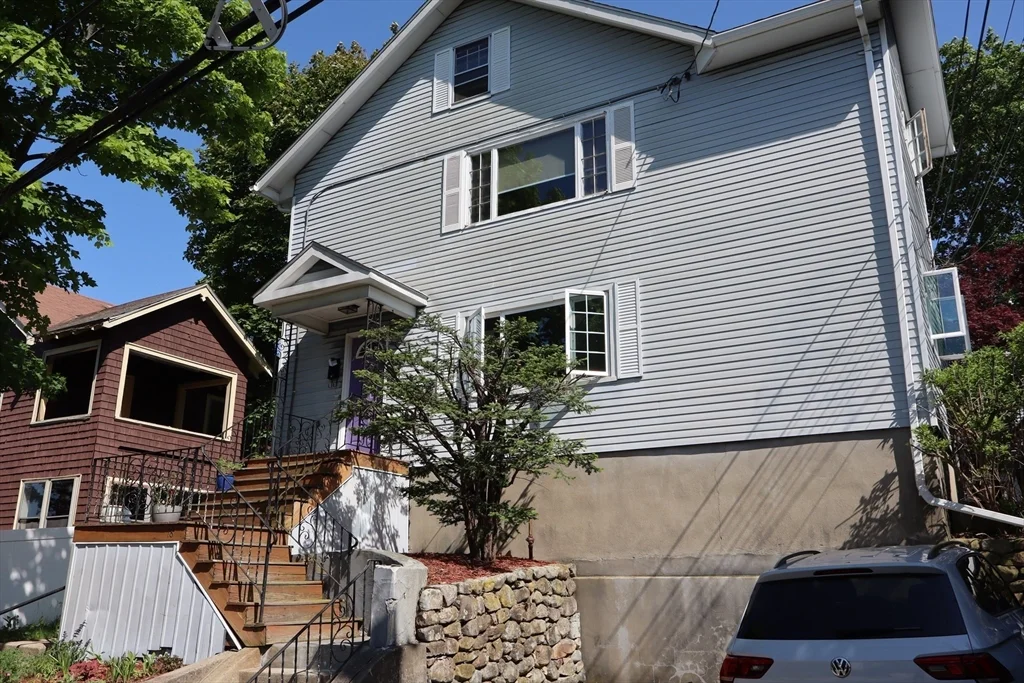 2 bed, 1 bath apartment for rent at 18 Moulton Rd Unit 1, Arlington Heights — photo 1 of 25
