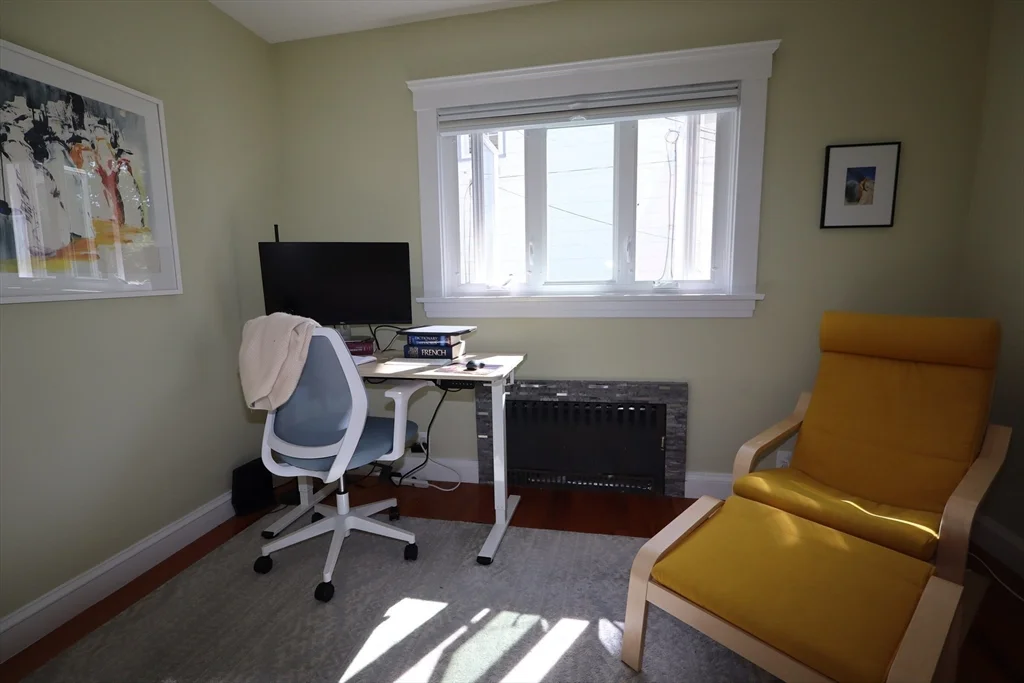 2 bed, 1 bath apartment for rent at 18 Moulton Rd Unit 1, Arlington Heights — photo 4 of 25