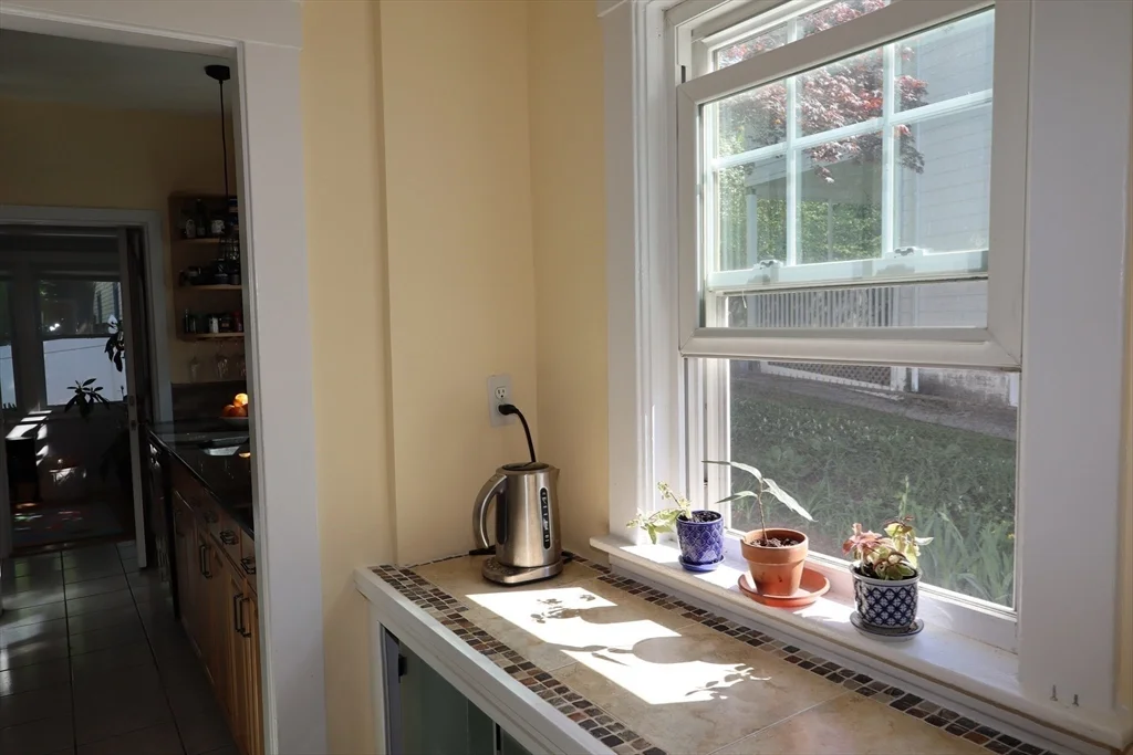 2 bed, 1 bath apartment for rent at 18 Moulton Rd Unit 1, Arlington Heights — photo 12 of 25