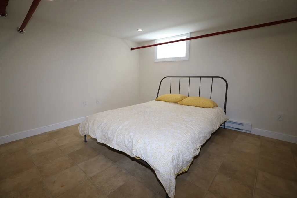 2 bed, 1 bath apartment for rent at 18 Moulton Rd Unit 1, Arlington Heights — photo 21 of 25