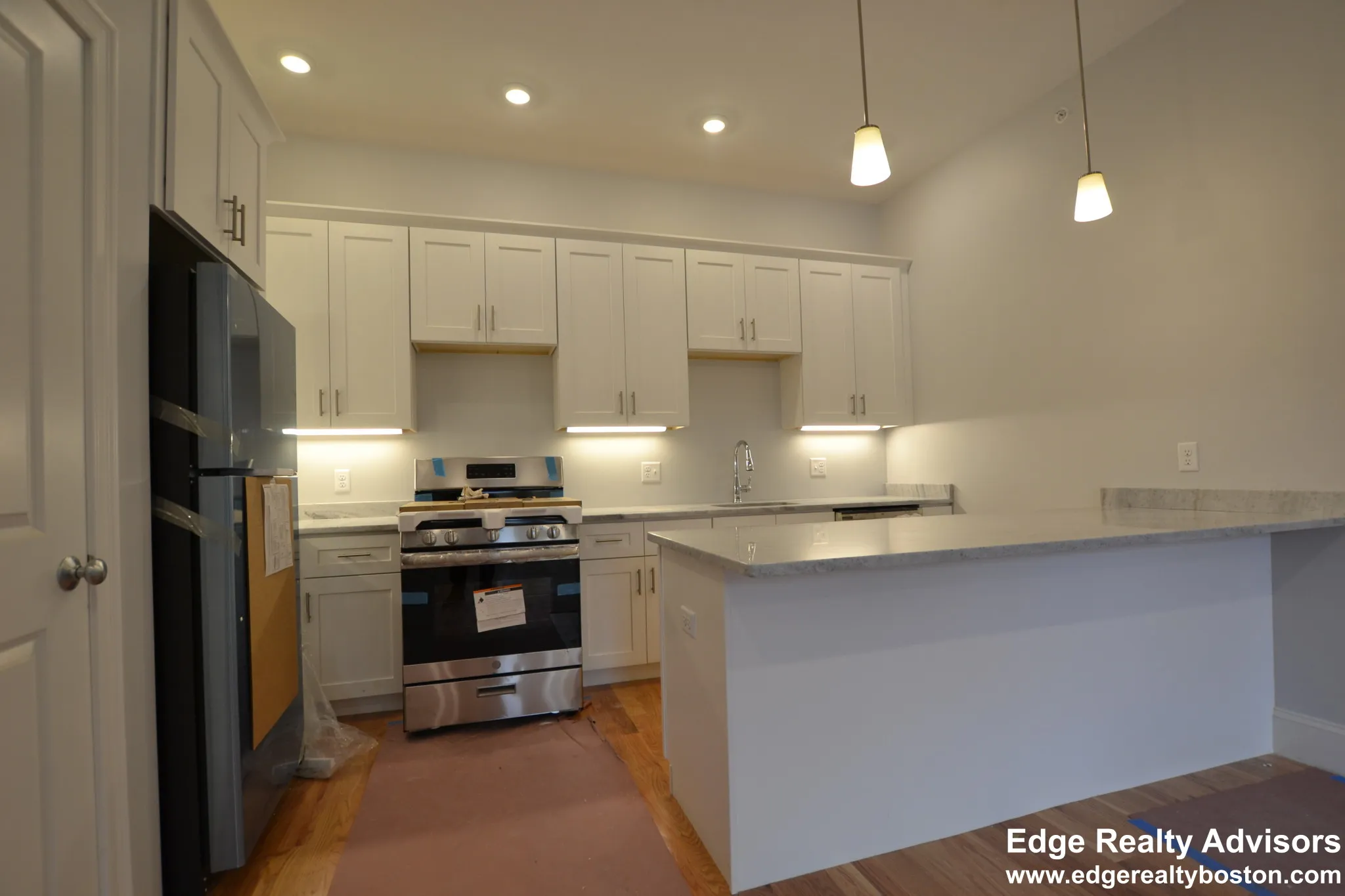 3 bed, 1 bath apartment for rent at 18 Murdock St Unit 6, Brighton — photo 1 of 7