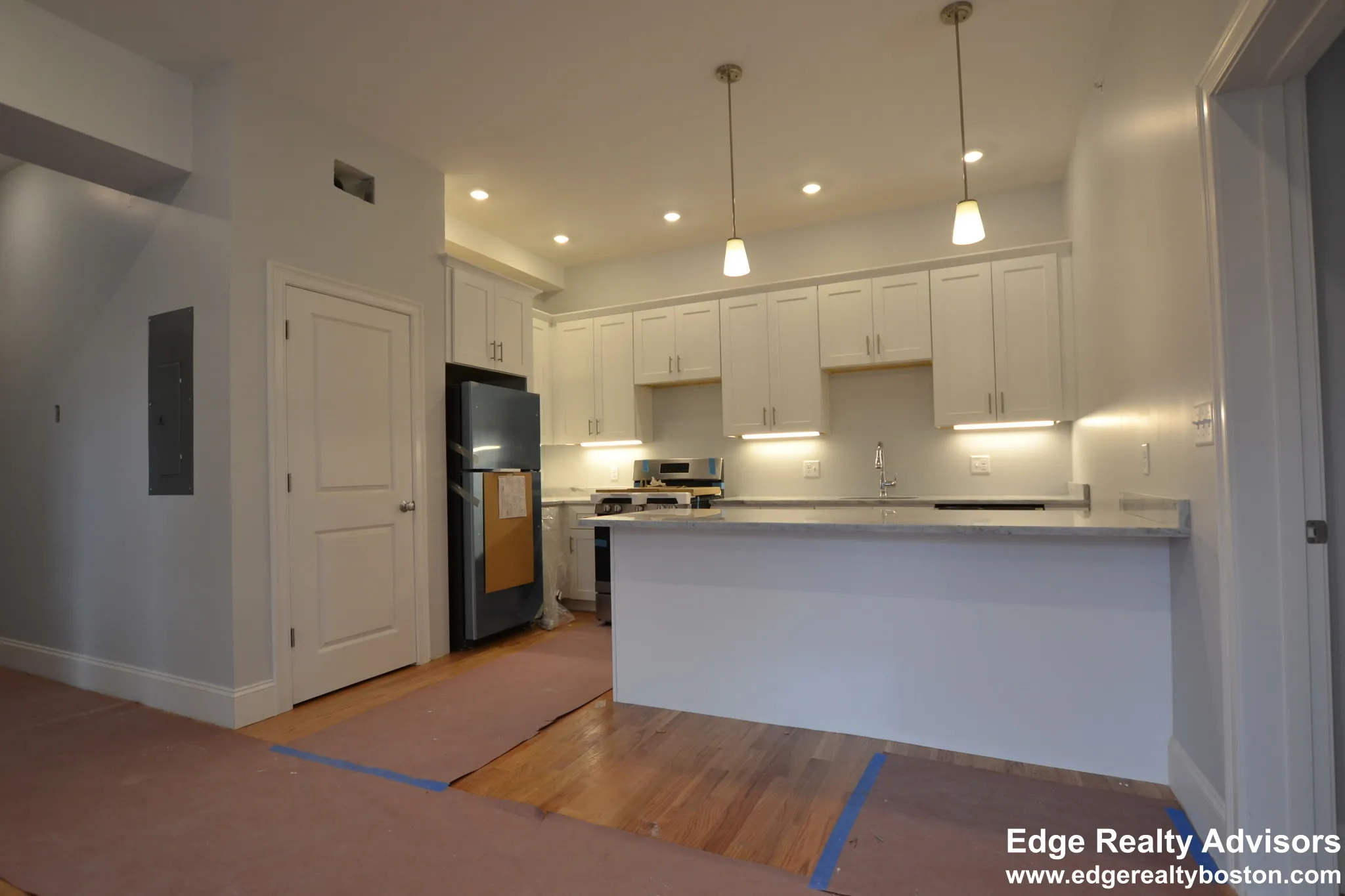 3 bed, 1 bath apartment for rent at 18 Murdock St Unit 6, Brighton — photo 2 of 7