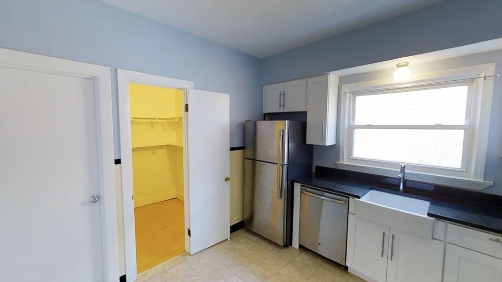2 bed, 1 bath apartment for rent at 18 Murdock Unit 1, Ball Square — photo 3 of 10