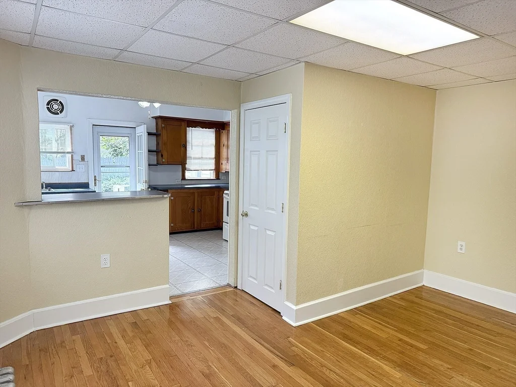 2 bed, 1 bath apartment for rent at 18 N Payne St Unit 18, Quincy — photo 4 of 20