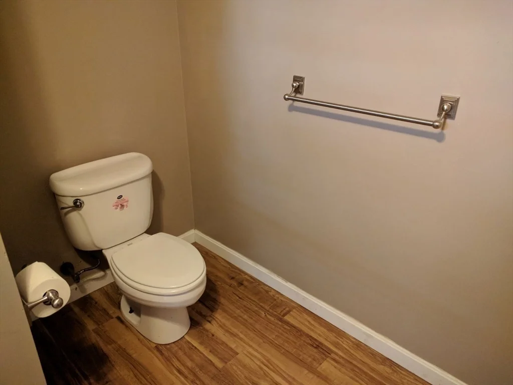 3 bed, 1 bath apartment for rent at 18 New Unit 18, Zip 01830 — photo 6 of 12
