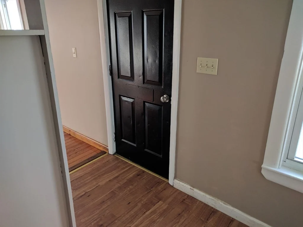 3 bed, 1 bath apartment for rent at 18 New Unit 18, Zip 01830 — photo 9 of 12