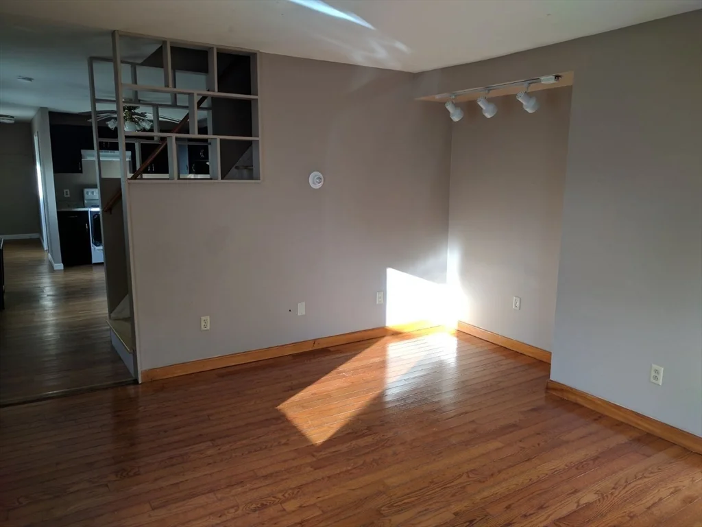 3 bed, 1 bath apartment for rent at 18 New Unit 18, Zip 01830 — photo 2 of 12