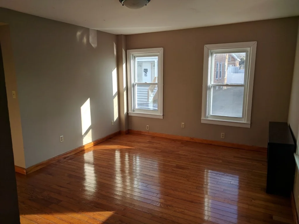 3 bed, 1 bath apartment for rent at 18 New Unit 18, Zip 01830 — photo 11 of 12