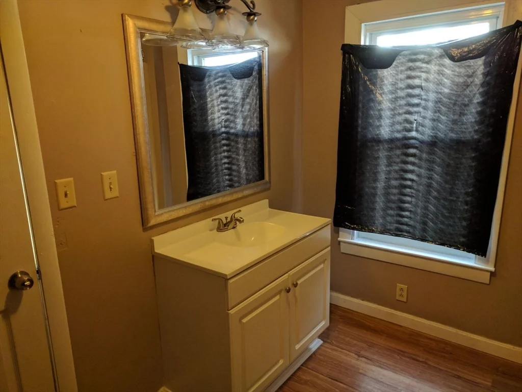 3 bed, 1 bath apartment for rent at 18 New Unit 18, Zip 01830 — photo 7 of 12
