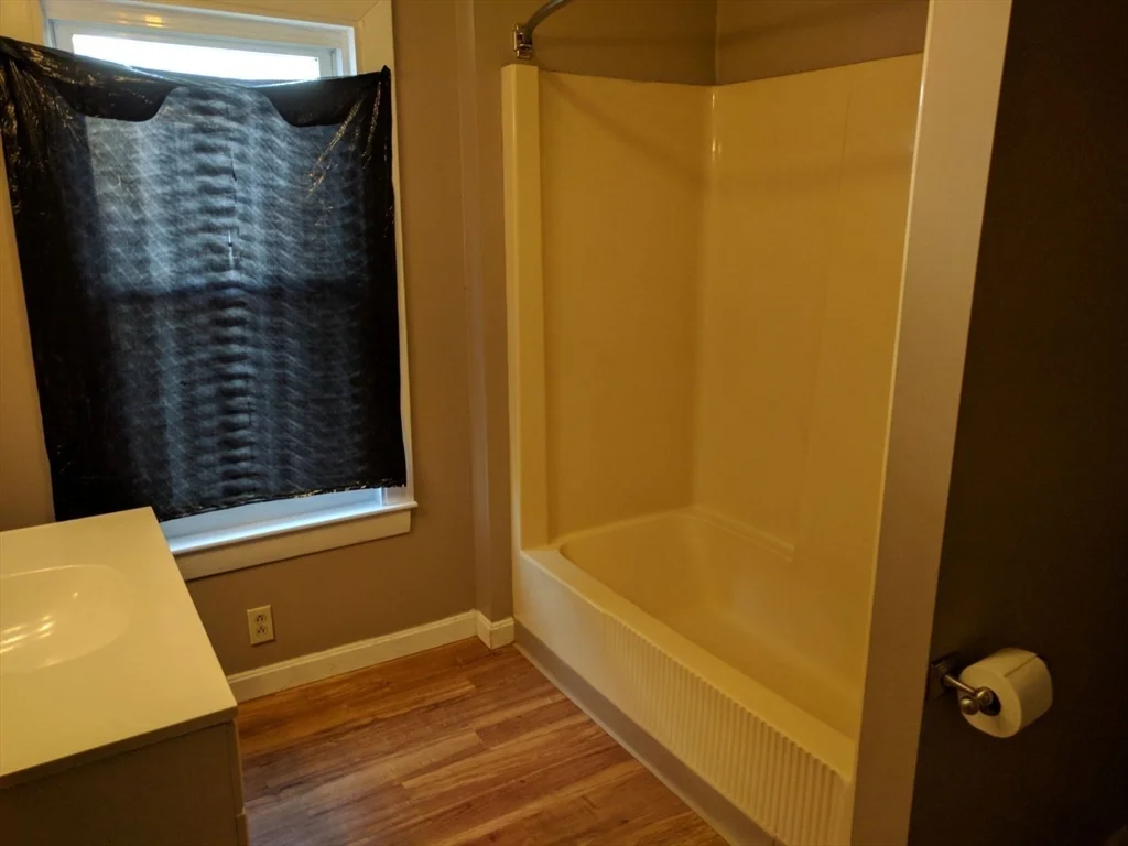 3 bed, 1 bath apartment for rent at 18 New Unit 18, Zip 01830 — photo 8 of 12