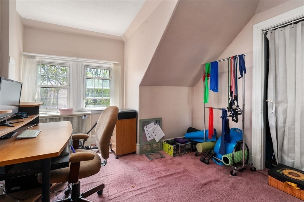 3 bed, 1 bath apartment for rent at 18 Newcastle Rd Unit 18, Brighton — photo 11 of 18