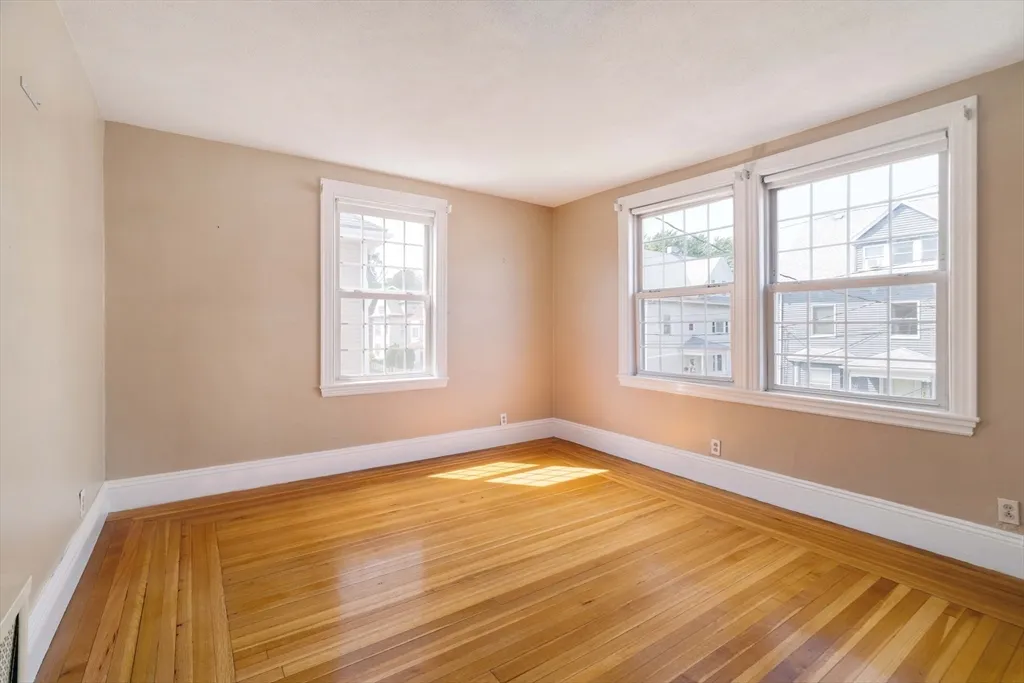 4 bed, 1 bath apartment for rent at 18 Newcastle Rd Unit 2, Brighton — photo 14 of 39