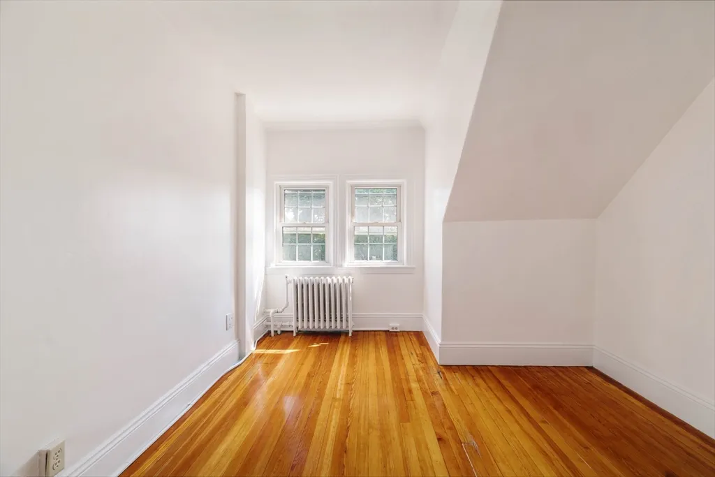 4 bed, 1 bath apartment for rent at 18 Newcastle Rd Unit 2, Brighton — photo 32 of 39