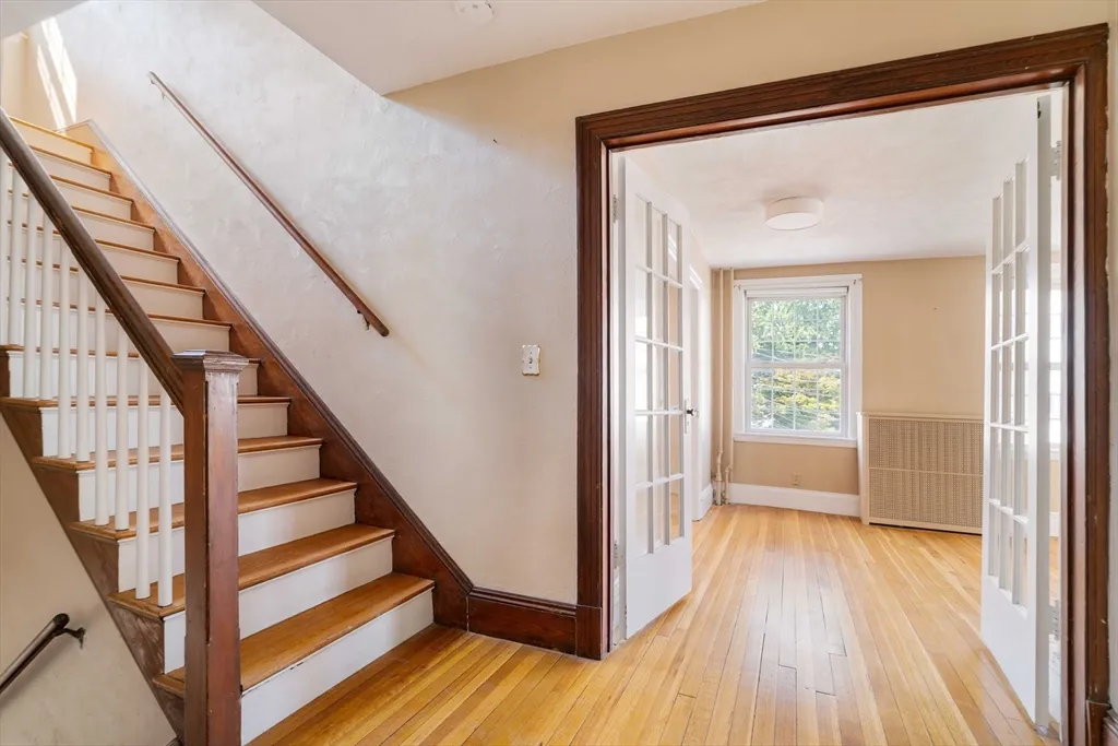 4 bed, 1 bath apartment for rent at 18 Newcastle Rd Unit 2, Brighton — photo 4 of 39