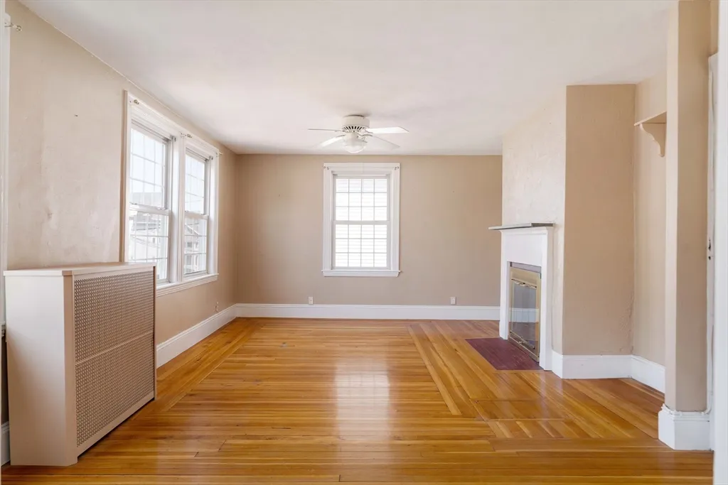 4 bed, 1 bath apartment for rent at 18 Newcastle Rd Unit 2, Brighton — photo 9 of 39