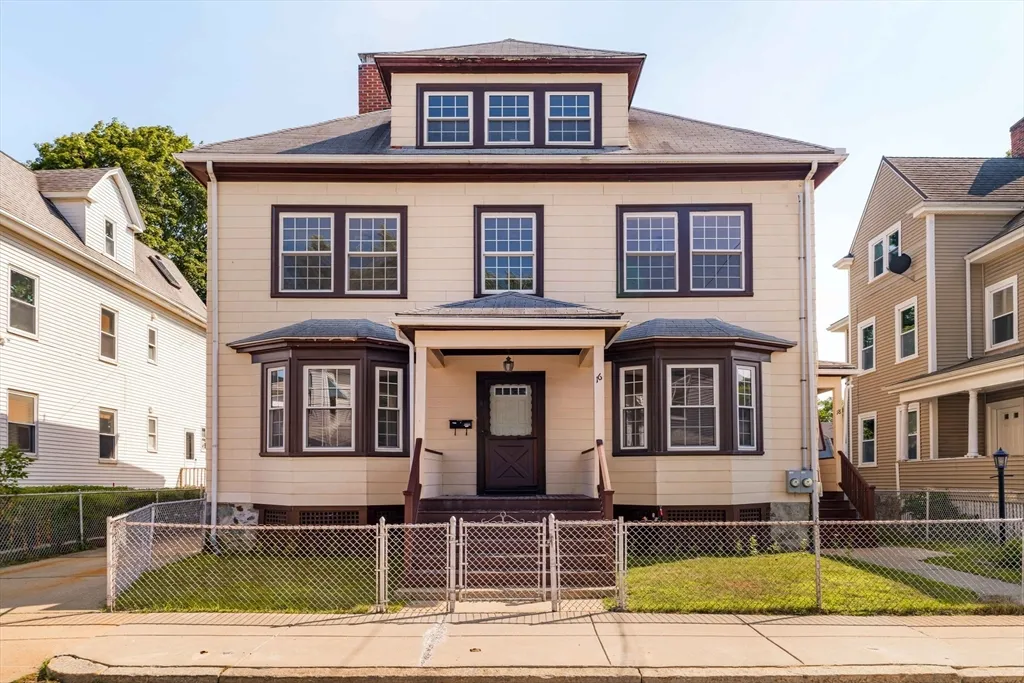 4 bed, 1 bath apartment for rent at 18 Newcastle Rd Unit 2, Brighton