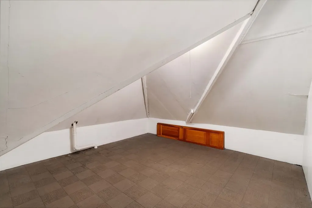 4 bed, 1 bath apartment for rent at 18 Newcastle Rd Unit 2, Brighton — photo 35 of 39