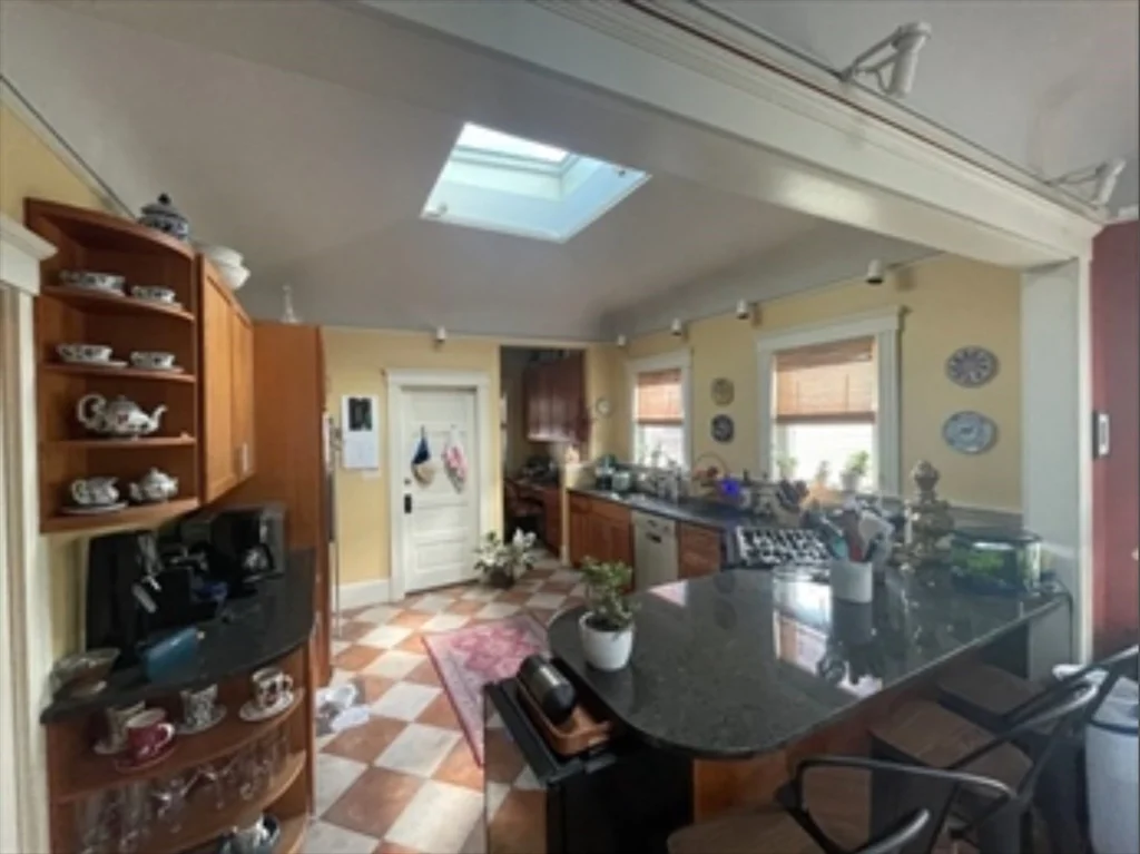 2 bed, 1 bath apartment for rent at 18 Oakland St Unit 3, Wellington-Harrington — photo 3 of 10