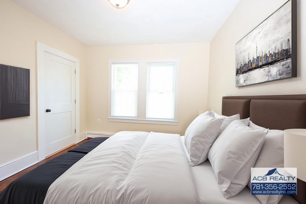 4 bed, 1 bath apartment for rent at 18 Pacific St Unit 4, Rockland — photo 6 of 31