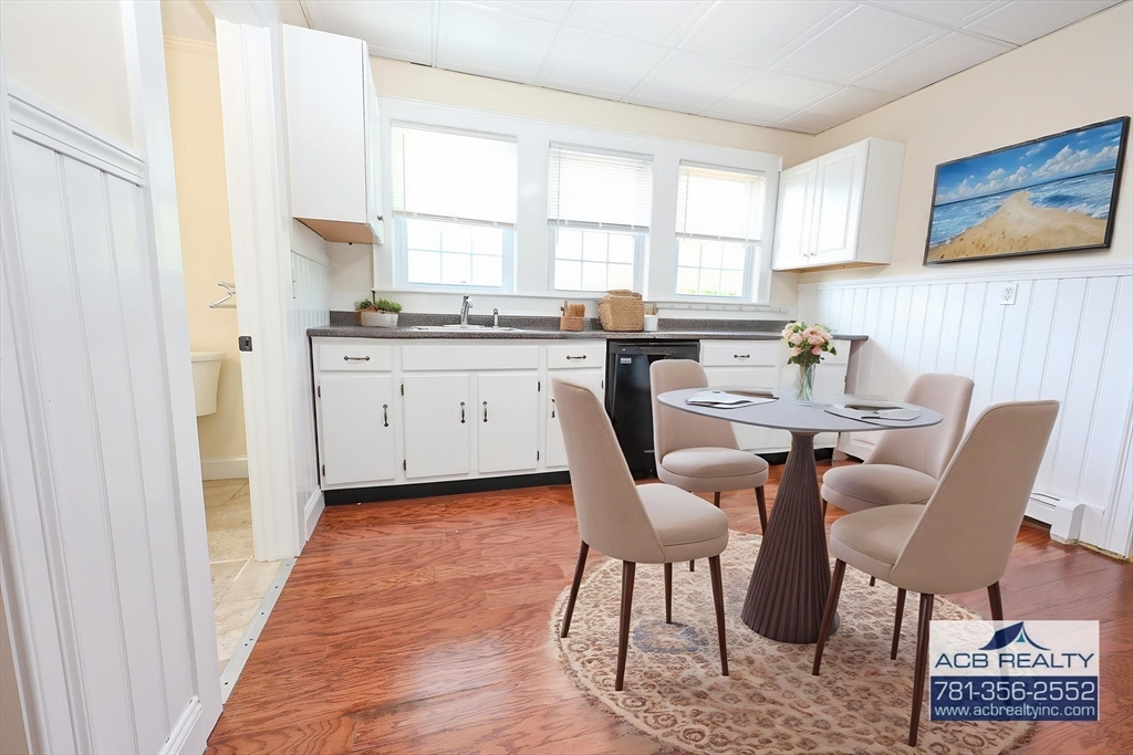 4 bed, 1 bath apartment for rent at 18 Pacific St Unit 4, Rockland — photo 3 of 31