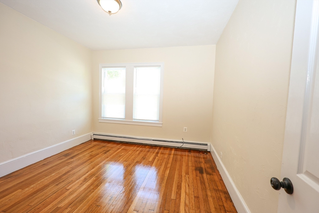 4 bed, 1 bath apartment for rent at 18 Pacific St Unit 4, Rockland — photo 18 of 31