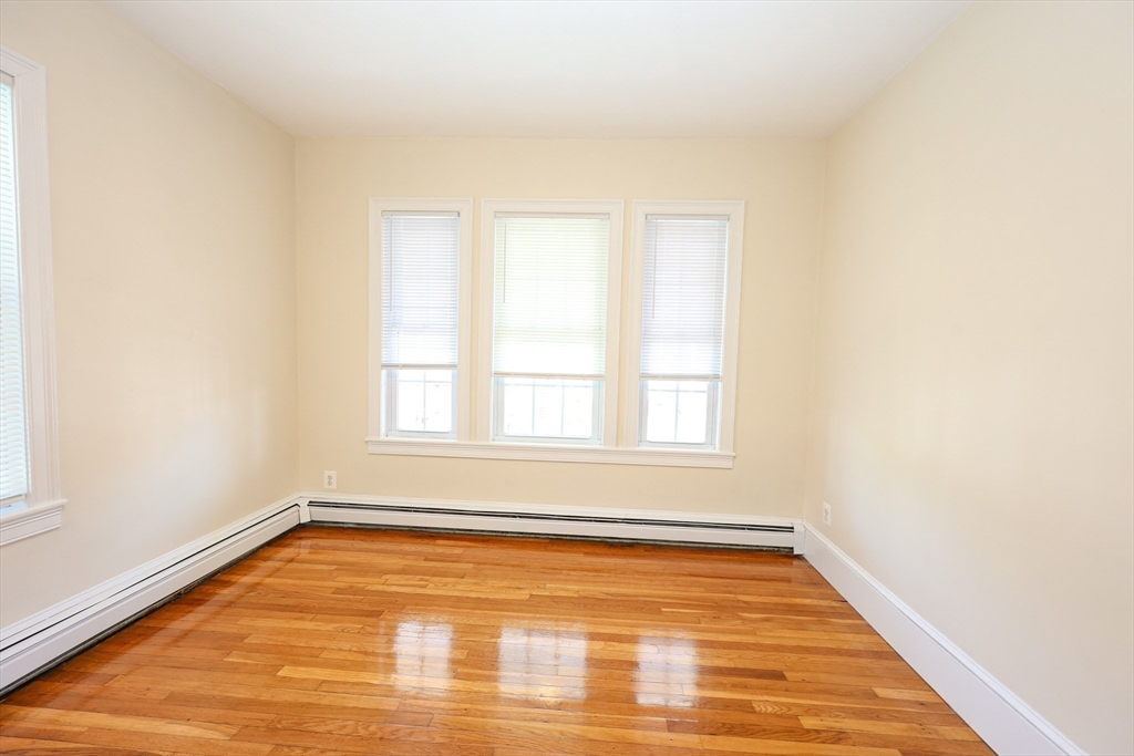 4 bed, 1 bath apartment for rent at 18 Pacific St Unit 4, Rockland — photo 19 of 31
