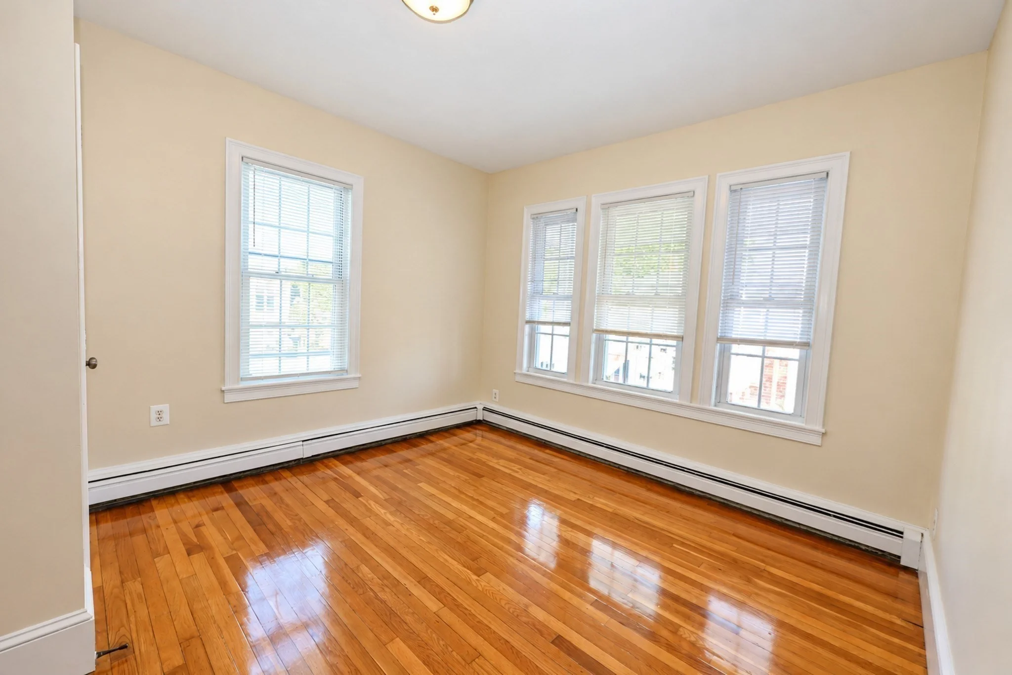 4 bed, 1 bath apartment for rent at 18 Pacific St Unit 4, Rockland — photo 20 of 25