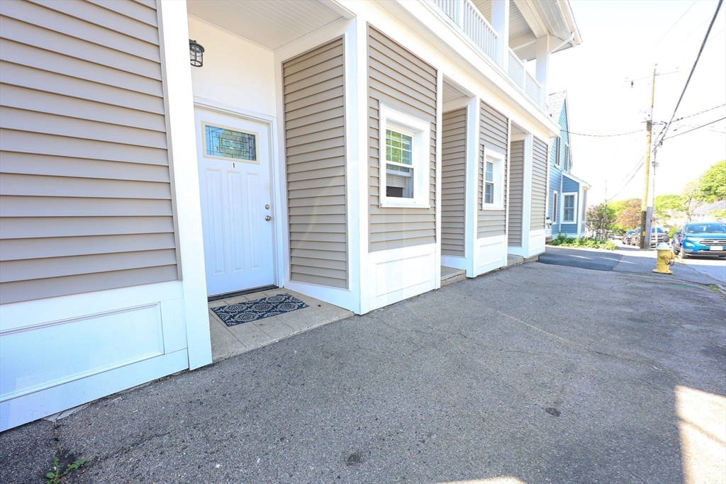 4 bed, 1 bath apartment for rent at 18 Pacific St Unit 4, Rockland — photo 27 of 31